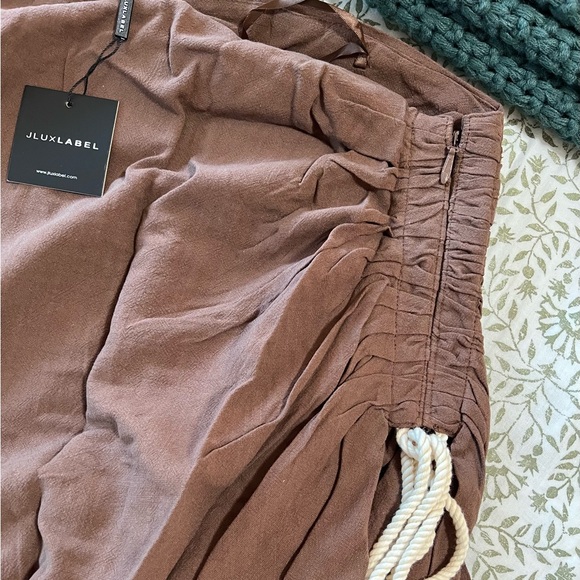 Chocolate Spring Ruched Linen Skirt - Picture 8 of 9